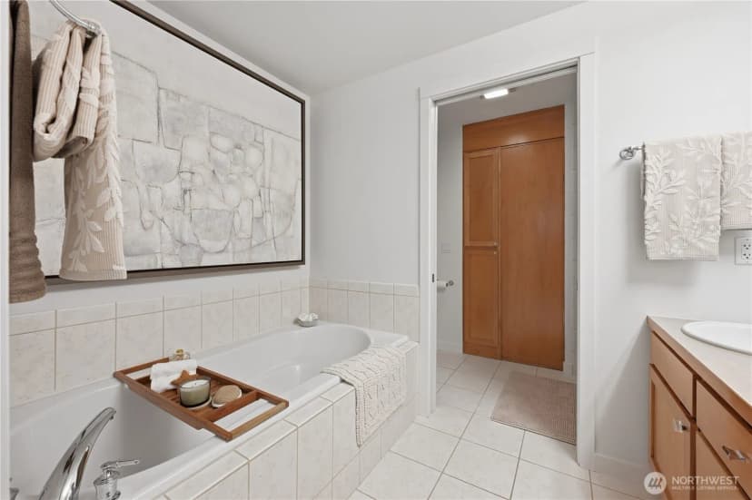 Property photo for 2607 Western Avenue #403, Seattle photo 18