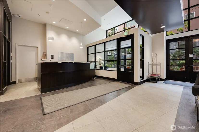 Property photo for 2607 Western Avenue #403, Seattle photo 32