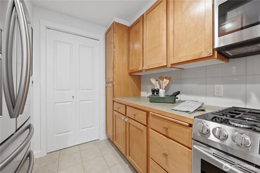 Property photo for 2607 Western Avenue #403, Seattle photo 12