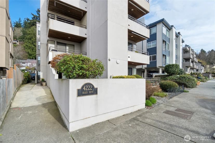 Property photo for 4222 Beach Drive Sw #202, Seattle photo 31