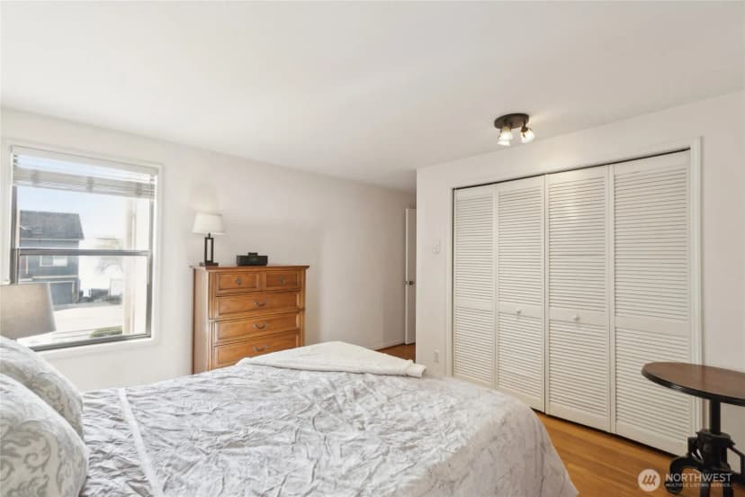 Property photo for 4222 Beach Drive Sw #202, Seattle photo 17