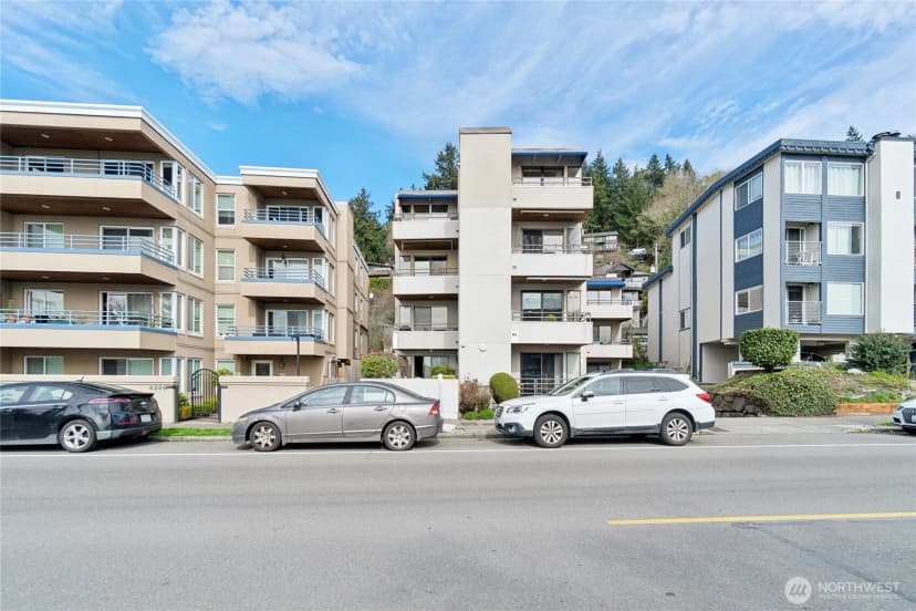 Property photo for 4222 Beach Drive Sw #202, Seattle photo 29
