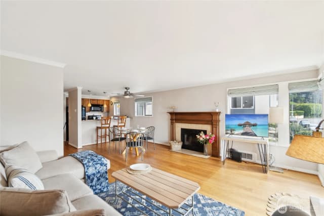 Property photo for 4222 Beach Drive Sw #202, Seattle photo 5