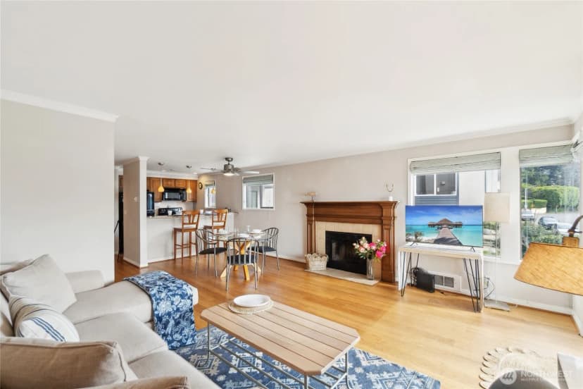Property photo for 4222 Beach Drive Sw #202, Seattle photo 5