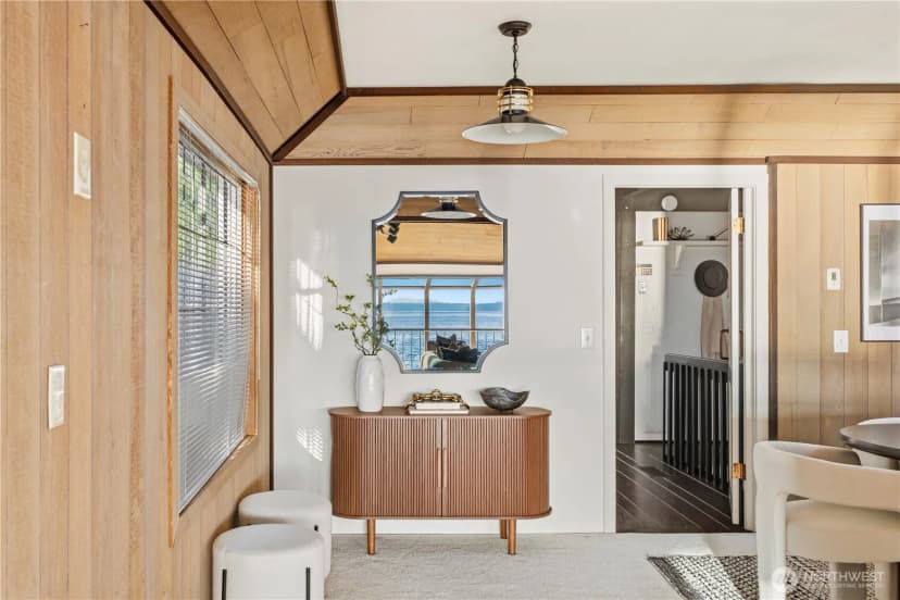 Property photo for 5637 Beach Drive Sw, Seattle photo 16