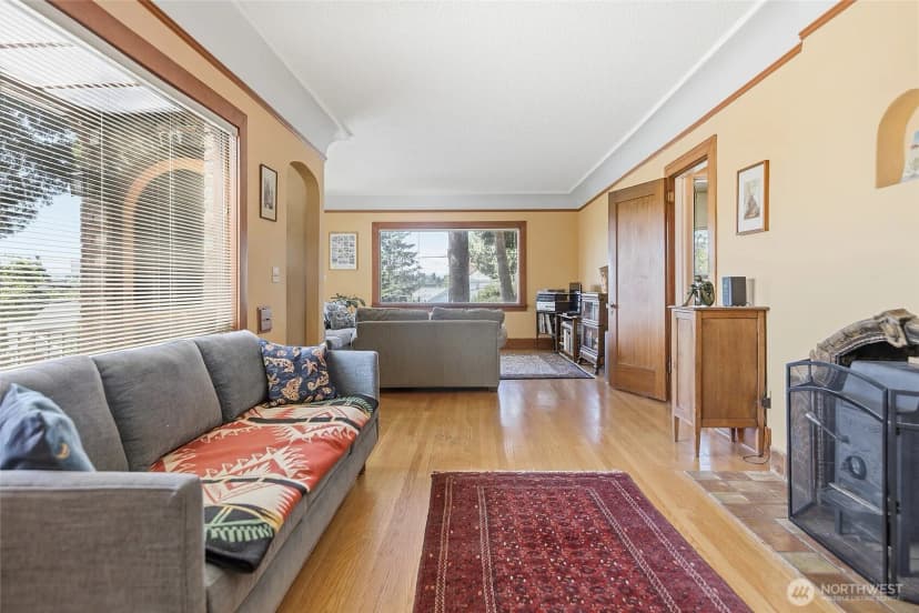 Property photo for 3002 Ne 57th Street, Seattle photo 13