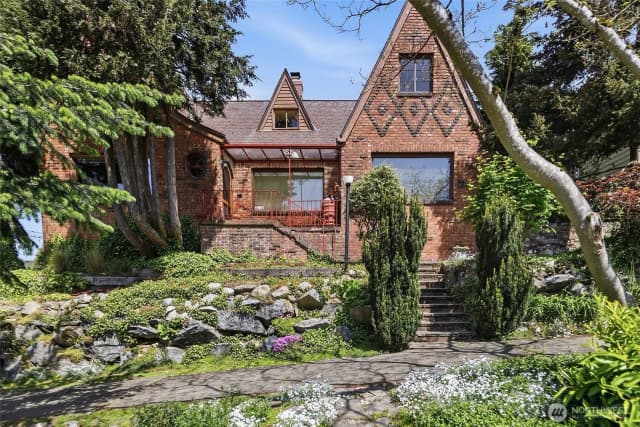 Property photo for 3002 Ne 57th Street, Seattle
