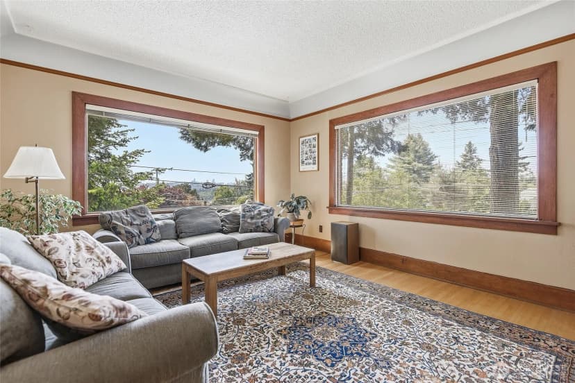 Property photo for 3002 Ne 57th Street, Seattle photo 8