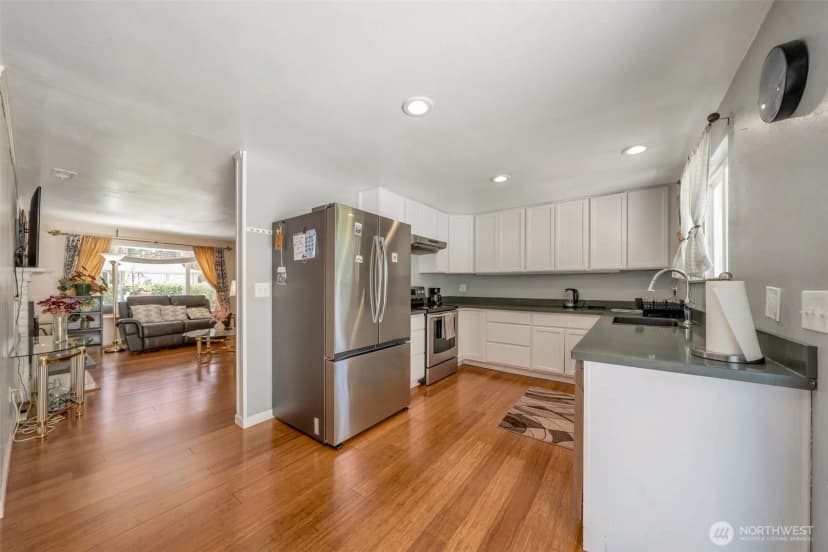 Property photo for 15404 Se 304th Place, Kent photo 8