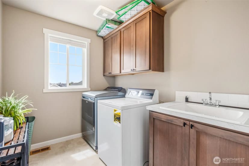 Property photo for 721 J Street Ne, Quincy photo 33