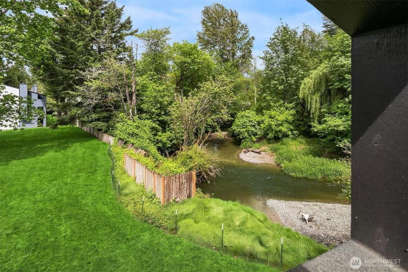 Property photo for 170 Newport Way Nw #d31, Issaquah photo 11
