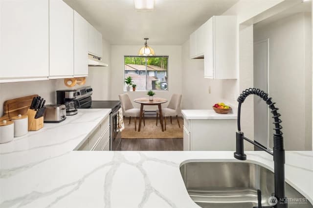 Property photo for 170 Newport Way Nw #d31, Issaquah photo 3