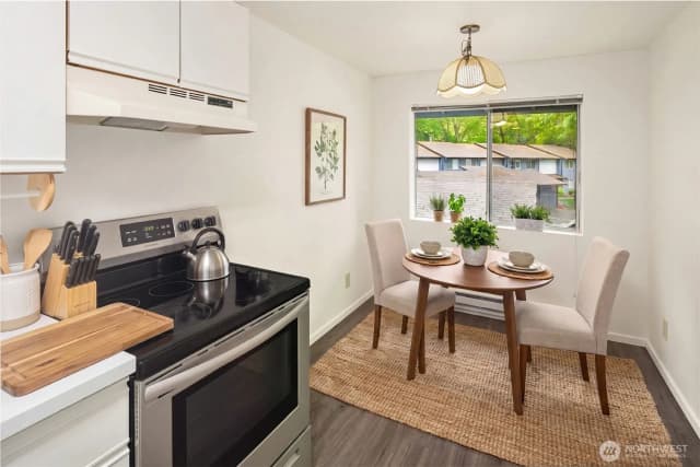 Property photo for 170 Newport Way Nw #d31, Issaquah photo 5