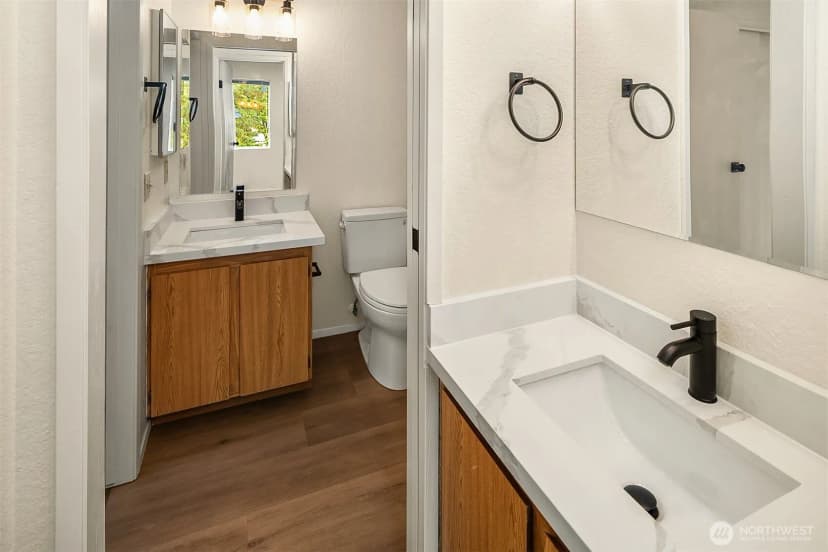Property photo for 170 Newport Way Nw #d31, Issaquah photo 18
