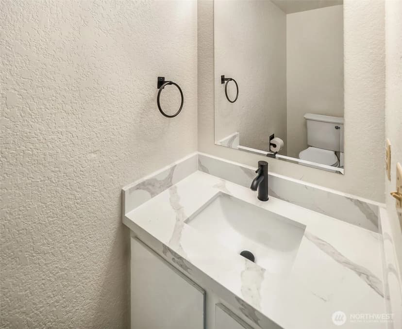 Property photo for 170 Newport Way Nw #d31, Issaquah photo 12