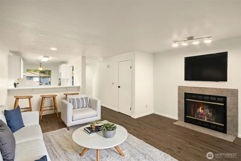 Property photo for 170 Newport Way Nw #d31, Issaquah photo 8