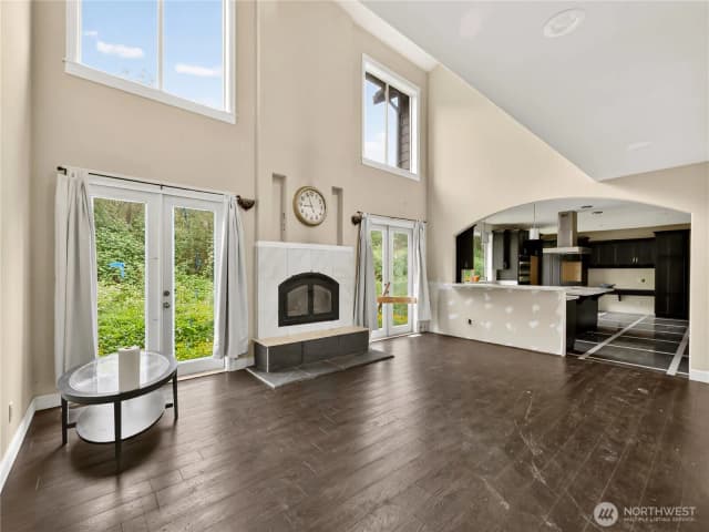 Property photo for 19323 22nd Avenue Se, Bothell photo 3