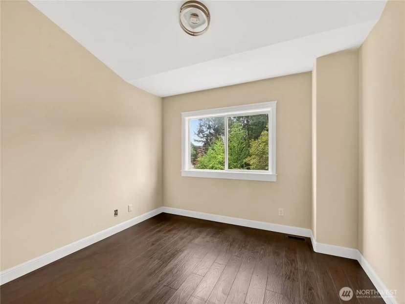 Property photo for 19323 22nd Avenue Se, Bothell photo 11