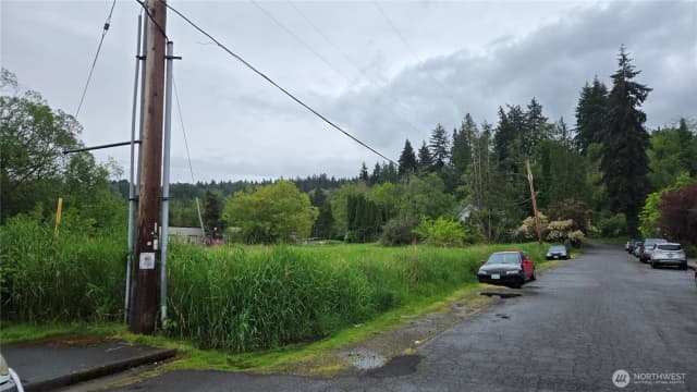 Property photo for 1215 9th Street Se, Puyallup photo 3