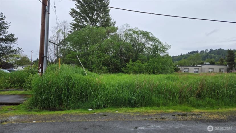 Property photo for 1215 9th Street Se, Puyallup photo 10