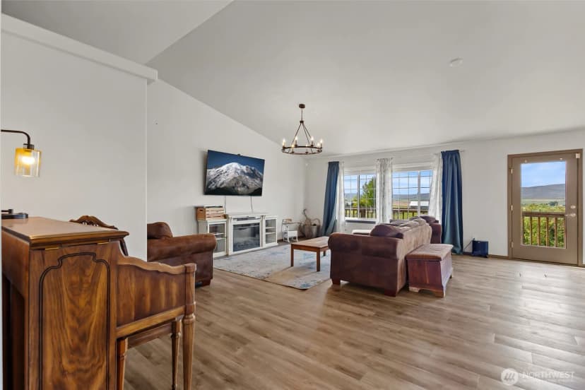 Property photo for 733 Pumping Plant Road, Ellensburg photo 6