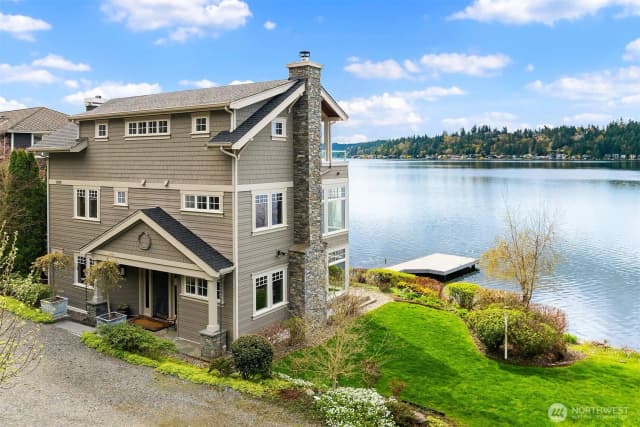 Property photo for 2033 E Lake Sammamish Parkway Ne, Sammamish