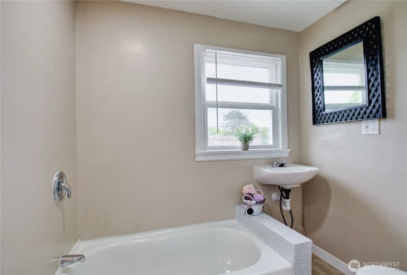 Property photo for 1232 S 18th Street, Mount Vernon photo 13