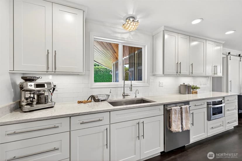 Property photo for 19479 Normandy Park Drive Sw, Normandy Park photo 9
