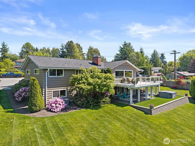Property photo for 19479 Normandy Park Drive Sw, Normandy Park photo 2