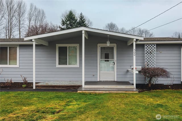 Property photo for 500 N Barker Street N, Mount Vernon