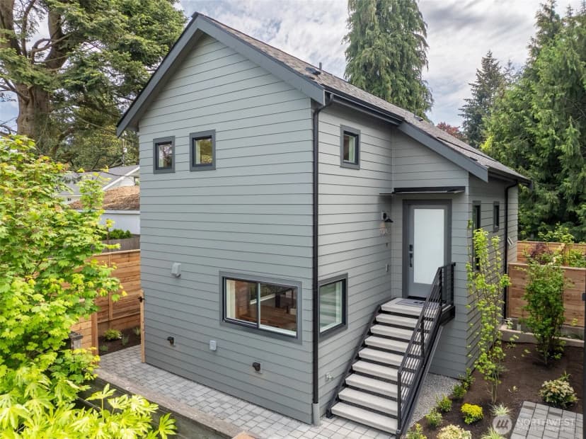 Property photo for 8126 12th Avenue Sw, Seattle photo 2