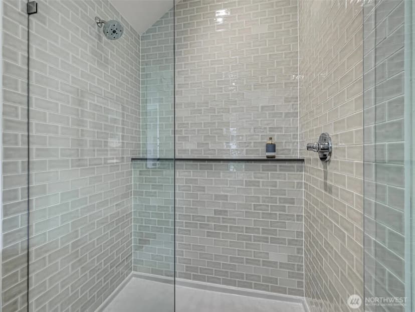 Property photo for 8126 12th Avenue Sw, Seattle photo 16