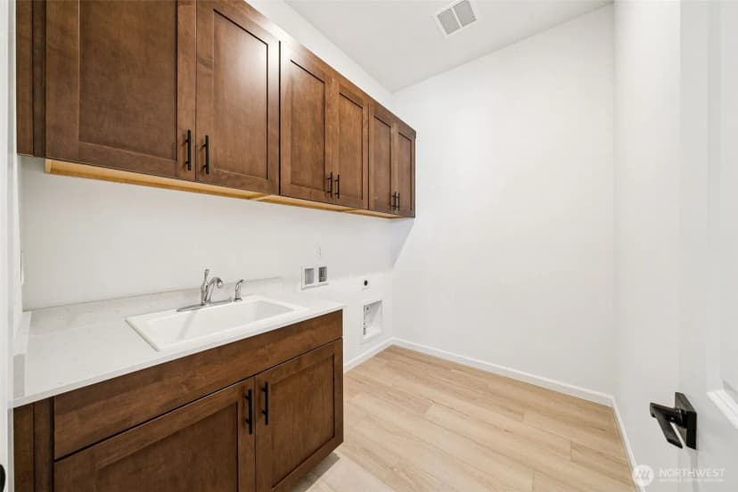 Property photo for 913 Sawyer Avenue #31, Buckley photo 14