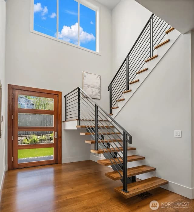 Property photo for 107 6th Street S, Kirkland photo 4