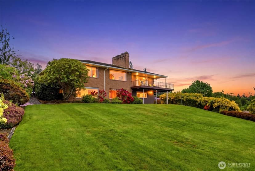 Property photo for 531 View Ridge Drive, Everett photo 2