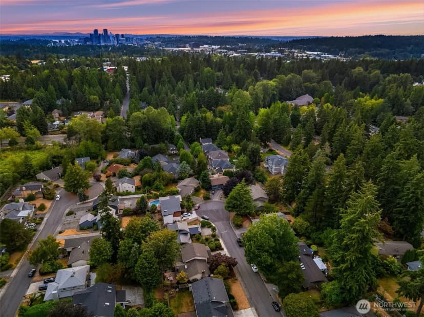 Property photo for 15003 Ne 10th Place, Bellevue photo 28