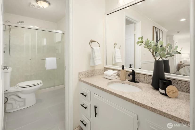 Property photo for 15003 Ne 10th Place, Bellevue photo 14
