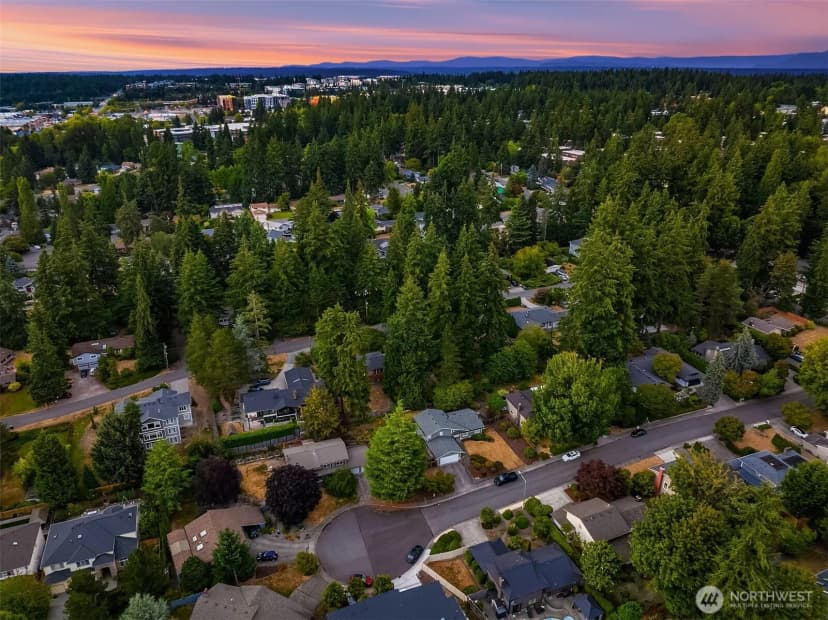 Property photo for 15003 Ne 10th Place, Bellevue photo 29