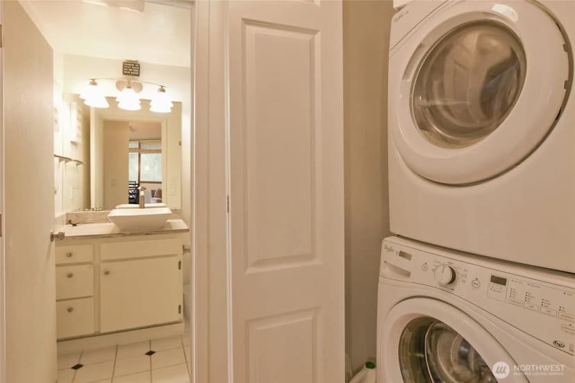 Property photo for 1910 Evergreen Park Drive Sw #302, Olympia photo 14