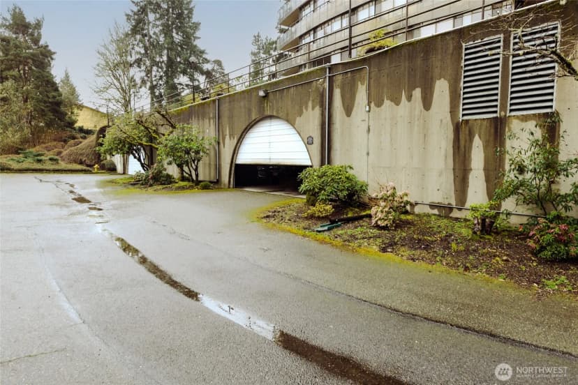 Property photo for 1910 Evergreen Park Drive Sw #302, Olympia photo 26