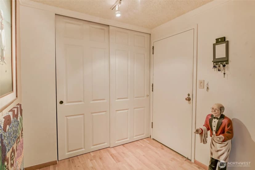 Property photo for 1910 Evergreen Park Drive Sw #302, Olympia photo 3