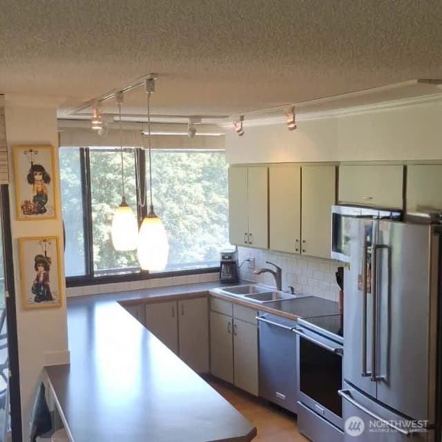 Property photo for 1910 Evergreen Park Drive Sw #302, Olympia photo 4