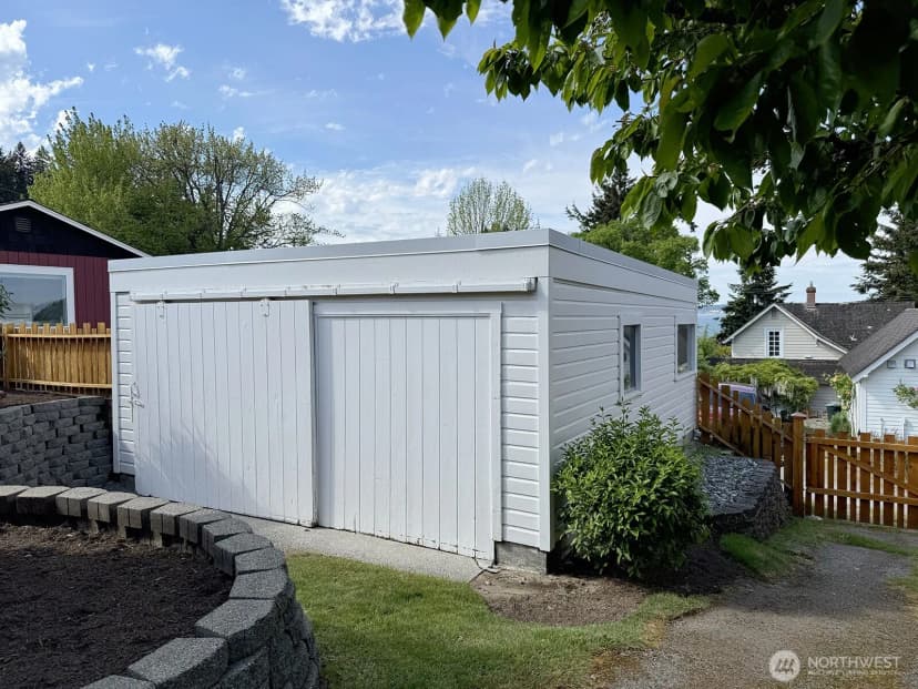 Property photo for 428 2nd Street, Langley photo 37