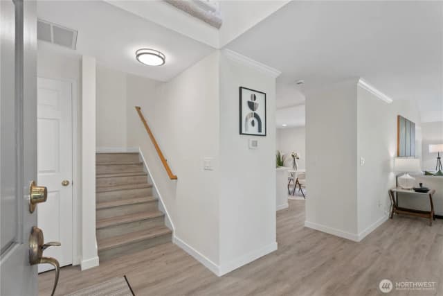 Property photo for 231 145th Place Se, Bellevue photo 3