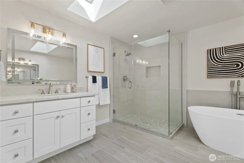 Property photo for 231 145th Place Se, Bellevue photo 23