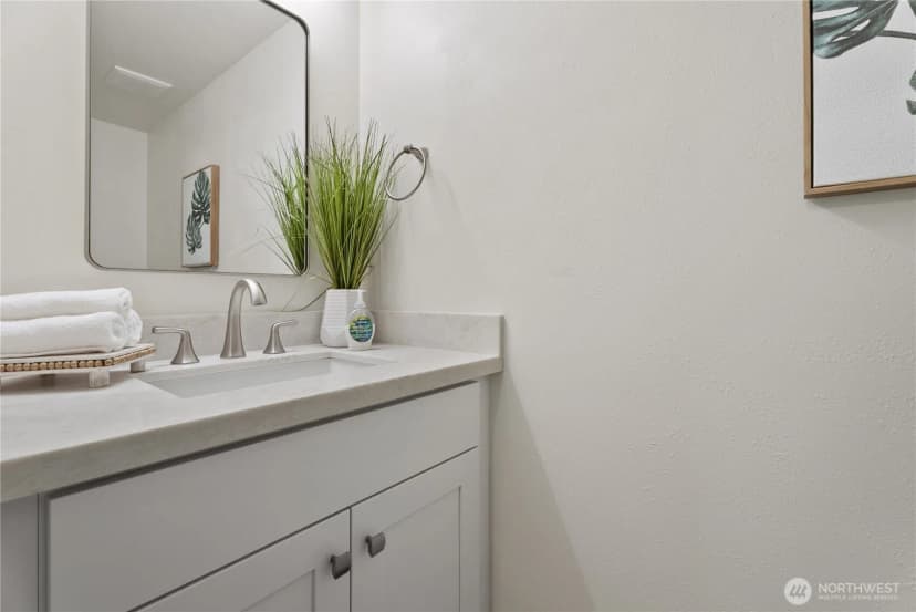 Property photo for 231 145th Place Se, Bellevue photo 17