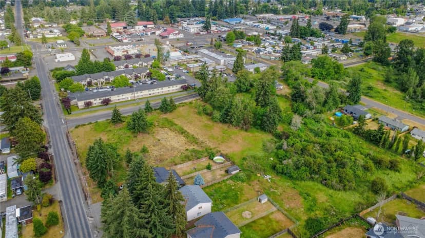 Property photo for 13617 A Street S, Tacoma photo 4