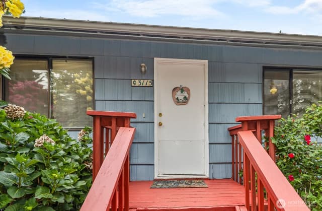 Property photo for 3115 170th Street Sw, Lynnwood photo 2