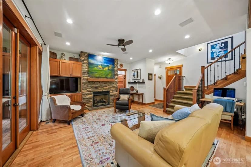 Property photo for 10507 Pioneer Drive, Anderson Island photo 6