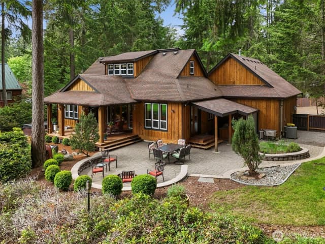 Property photo for 10507 Pioneer Drive, Anderson Island photo 2